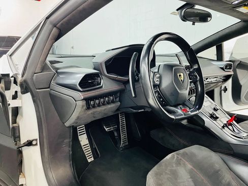 Used 2015 Lamborghini Huracan LP 610-4 AWD/4WD image 35