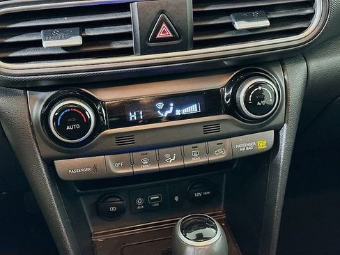 Used 2021 Hyundai Kona Limited AWD/4WD image 17