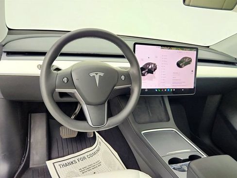 Used 2023 Tesla Model Y Long Range AWD/4WD image 12