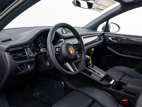 New 2026 Porsche Macan Turbo image 4