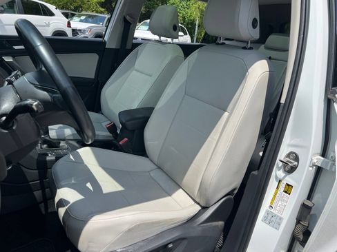 Used 2019 Volkswagen Tiguan SE FWD image 25