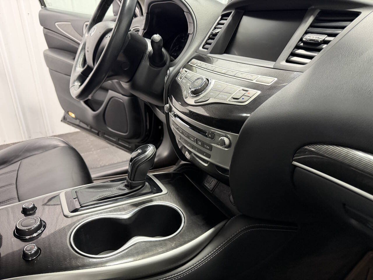 Used 2019 INFINITI QX60 Luxe w/ Essential Package AWD/4WD image 18