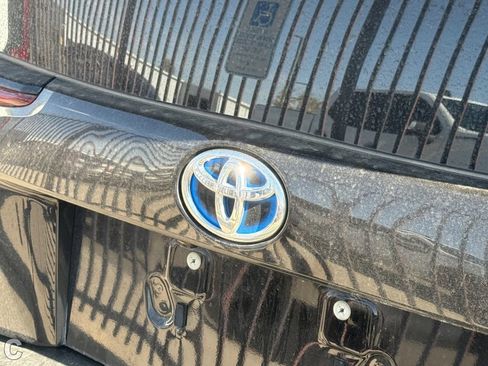 Used 2022 Toyota Prius L Eco FWD image 8