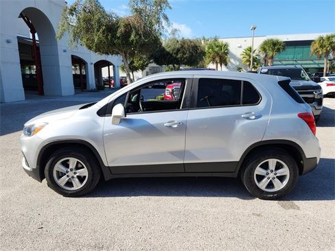 Used 2020 Chevrolet Trax LS image 4