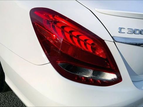 Used 2018 Mercedes-Benz C 300 4MATIC Sedan image 25