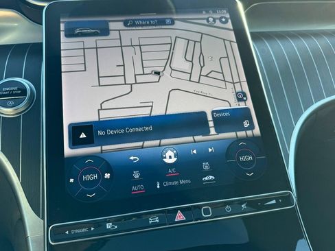 Used 2024 Mercedes-Benz GLC 300 4MATIC image 19