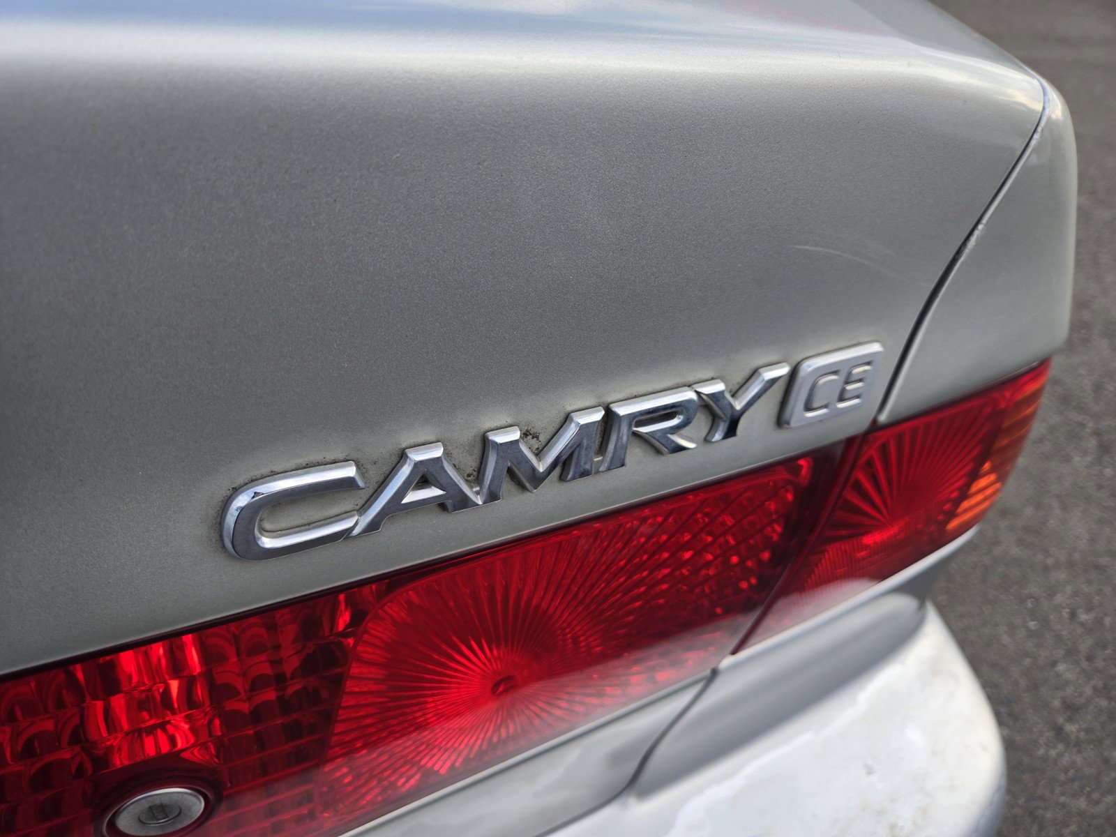 Used 2000 Toyota Camry CE w/ Value Pkg 1 FWD image 9