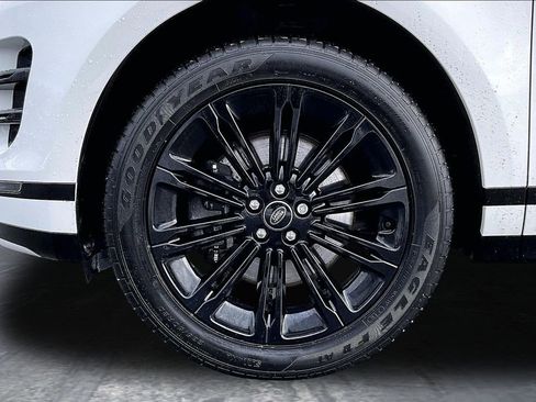 Certified 2025 Land Rover Range Rover Evoque Dynamic SE image 34