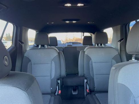 Used 2022 Chevrolet Traverse LT image 23