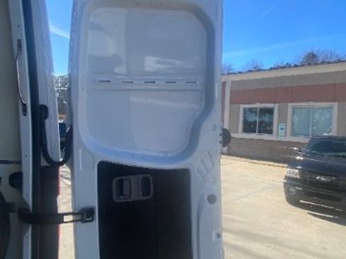 Used 2016 Freightliner Sprinter 3500 image 12