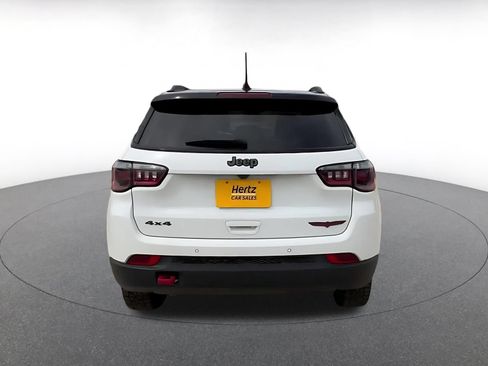 Used 2025 Jeep Compass Trailhawk AWD/4WD image 12