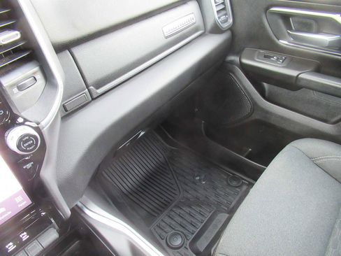 Used 2025 RAM 1500 Big Horn image 32