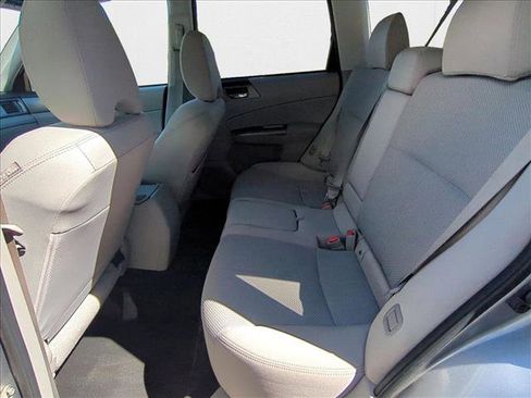 Used 2011 Subaru Forester 2.5X Premium w/ All-Weather Pkg image 17