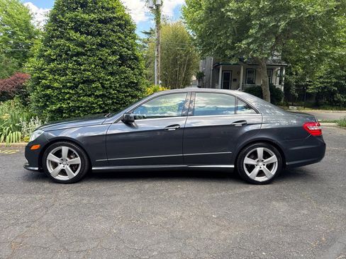 Used 2011 Mercedes-Benz E 350 4MATIC Sedan image 6