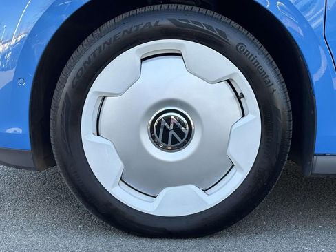 Used 2025 Volkswagen ID. Buzz 1st Edition image 7