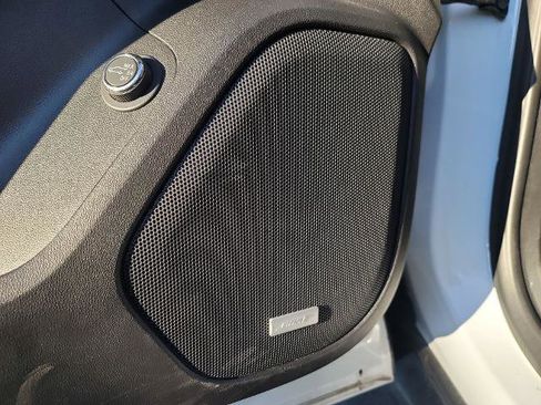 Used 2023 GMC Acadia SLT image 23