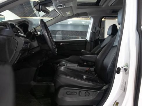 Used 2023 Honda Odyssey Touring image 10