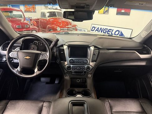 Used 2019 Chevrolet Suburban LT w/ Luxury Package AWD/4WD image 17