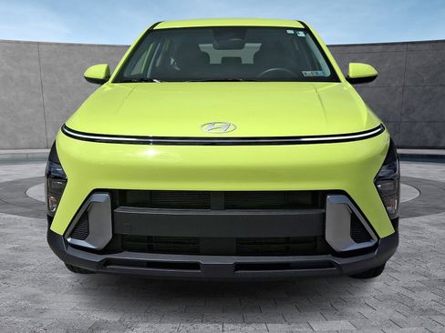 Certified 2025 Hyundai Kona SE AWD/4WD image 3