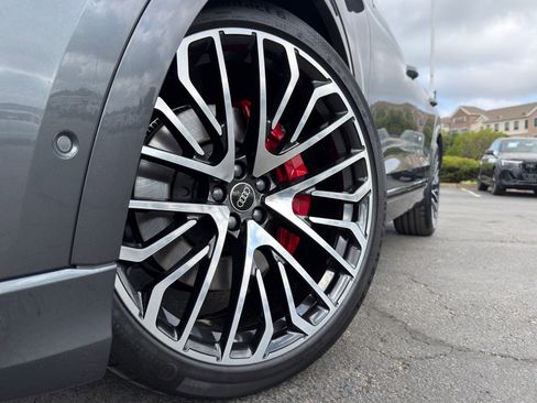 New 2026 Audi SQ8 Prestige image 4