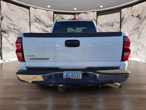 Used 2007 Chevrolet Silverado 2500 LT w/ Heavy-Duty Power Package image 7