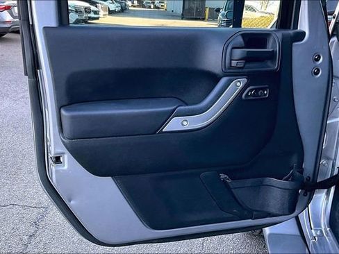 Used 2015 Jeep Wrangler Unlimited Sahara w/ Max Tow Package image 17