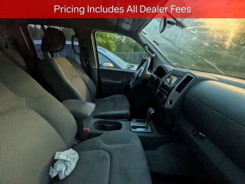 Used 2015 Nissan Frontier SV AWD/4WD image 9