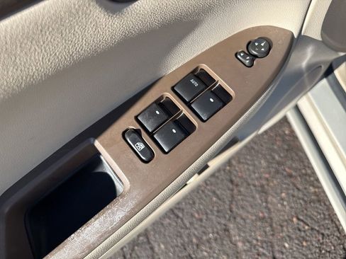 Used 2008 Chevrolet Impala LT image 14