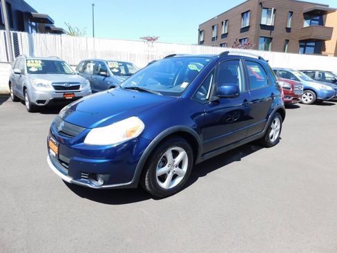 Used 2008 Suzuki SX4 AWD Hatchback w/ Touring Pkg image 4