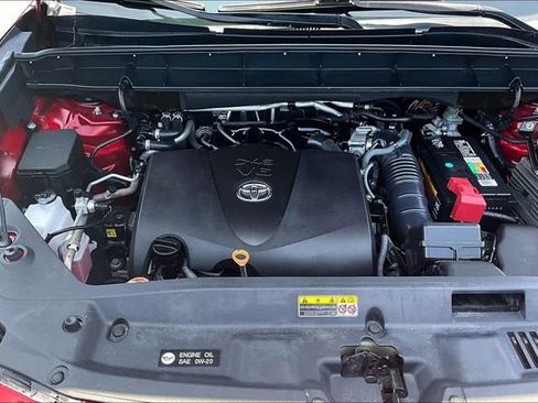 Used 2021 Toyota Highlander XSE FWD image 31