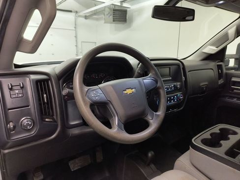 Used 2017 Chevrolet Silverado 3500 W/T w/ WT Convenience Package AWD/4WD image 4