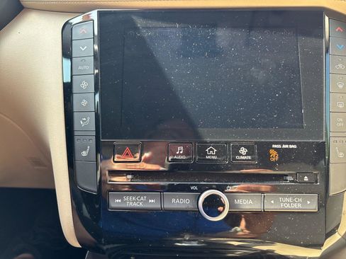 Used 2019 INFINITI QX50 Luxe w/ Navigation Package FWD image 23