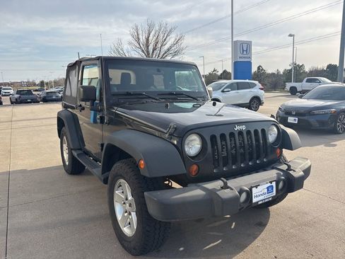 Used 2013 Jeep Wrangler Sport image 3