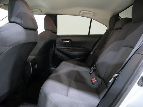 Used 2021 Toyota Corolla LE image 23