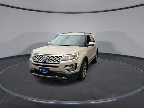 Certified 2017 Ford Explorer Platinum AWD/4WD image 3