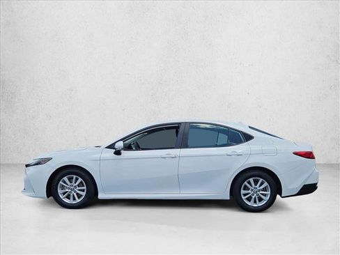 Used 2025 Toyota Camry LE FWD image 9