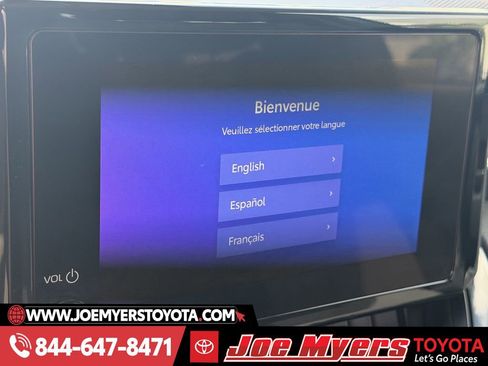 Used 2025 Toyota Corolla Cross LE image 18