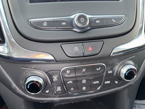 Used 2024 Chevrolet Equinox LT image 40