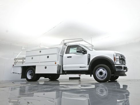 New 2025 Ford F550 2WD Regular Cab Super Duty image 3