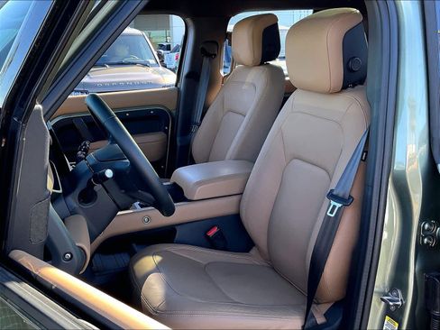 Used 2025 Land Rover Defender 110 X-Dynamic SE image 26