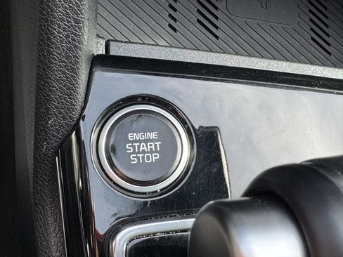 Used 2024 Kia Sportage SX image 18