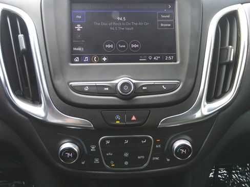 Used 2024 Chevrolet Equinox LT AWD/4WD image 23