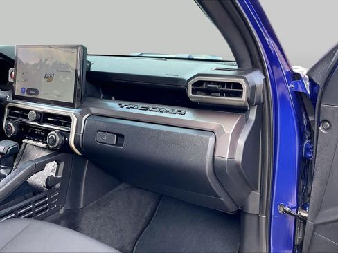 Used 2025 Toyota Tacoma TRD Sport RWD image 19