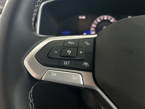 New 2026 Volkswagen Taos SE image 17