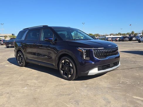 New 2026 Kia Carnival EX FWD image 2
