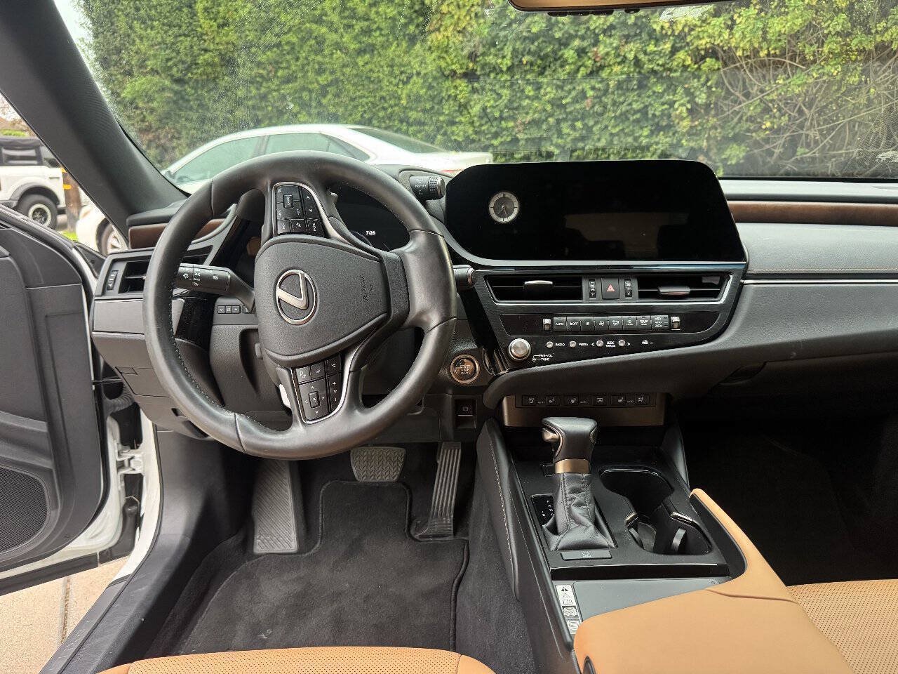Used 2023 Lexus ES 350 w/ Premium Package FWD image 12