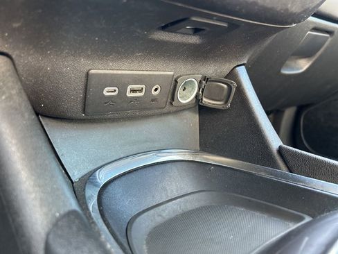 Used 2022 Chevrolet Malibu LT image 33