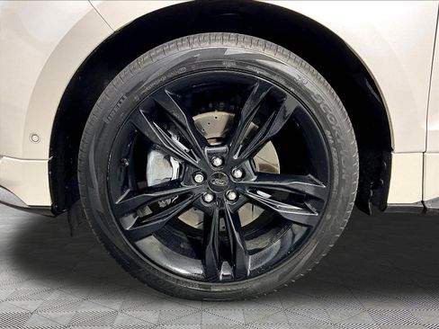 Used 2019 Ford Edge ST w/ Equipment Group 401A AWD/4WD image 34