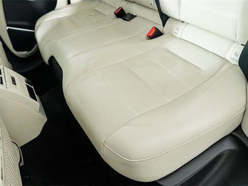 Used 2022 Jaguar F-PACE SVR image 42