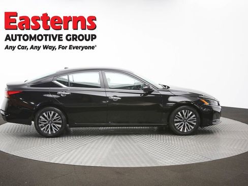 Used 2023 Nissan Altima 2.5 SV FWD image 44
